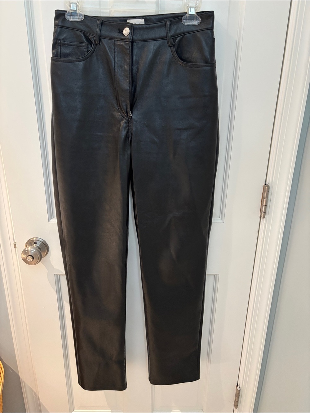 Gorgeous! Aritzia Classic Black Faux Leather Women’s Pants Wilfred